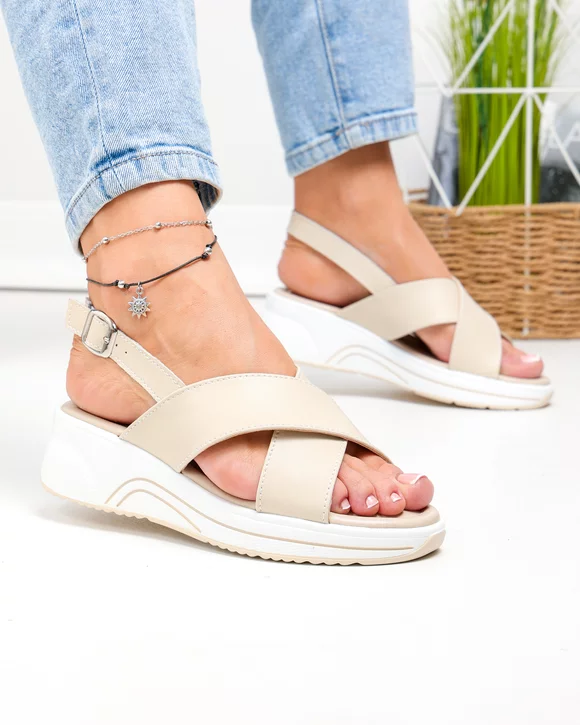 Sandale dama piele naturala bej cu talpa alba si inchidere catarama T6023