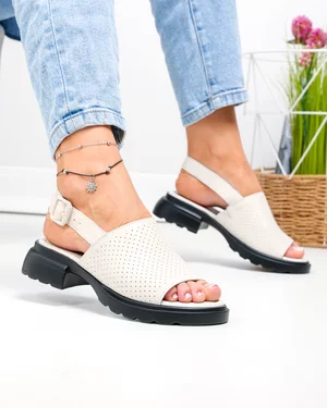 Sandale dama piele naturala bej cu talpa neagra si inchidere catarama F001-802