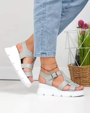 Sandale dama piele naturala gri cu model impletit si inchidere scai T6007