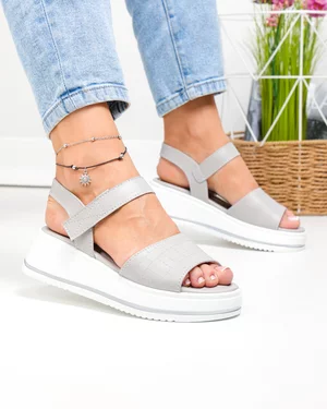 Sandale dama piele naturala gri cu talpa alba si inchidere scai T6032