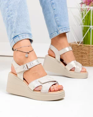 Sandale Dama - Sandale dama piele naturala intoarsa aurii cu inchidere scai T-8040