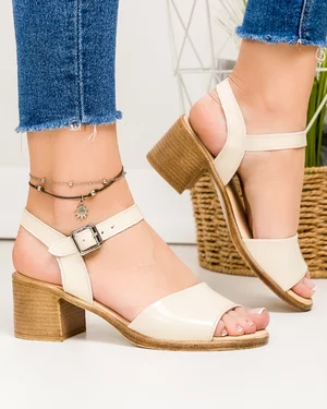 Sandale dama piele naturala lacuita bej cu inchidere catarama si toc gros PV957