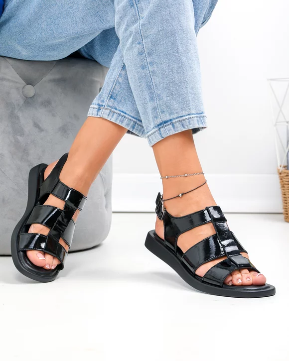 Sandale dama piele naturala lacuita negre cu talpa joasa si inchidere catarama T6030