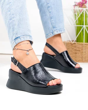 Sandale Dama - Sandale dama piele naturala lucioasa negre cu talpa tip platforma T-8038