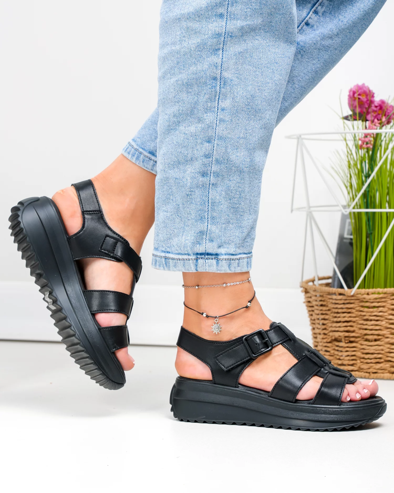 sandale-dama-piele-naturala-negre-cu-inchidere-scai-si-catarama-decorativa-f001-805-90313-2.webp