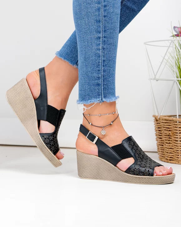 Sandale dama piele naturala negre cu perforatii florale si insertie elastica PV948
