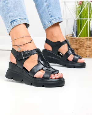 Sandale dama piele naturala negre cu talpa groasa si inchidere scai T6007