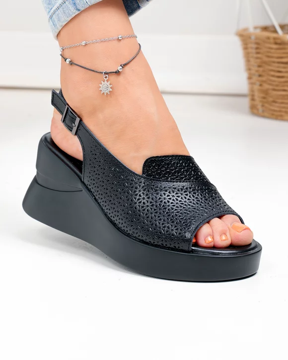 Sandale dama piele naturala negre perforate cu talpa tip platforma T-8055-2
