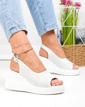 Sandale dama piele naturala perforate albe cu talpa tip platforma T6018