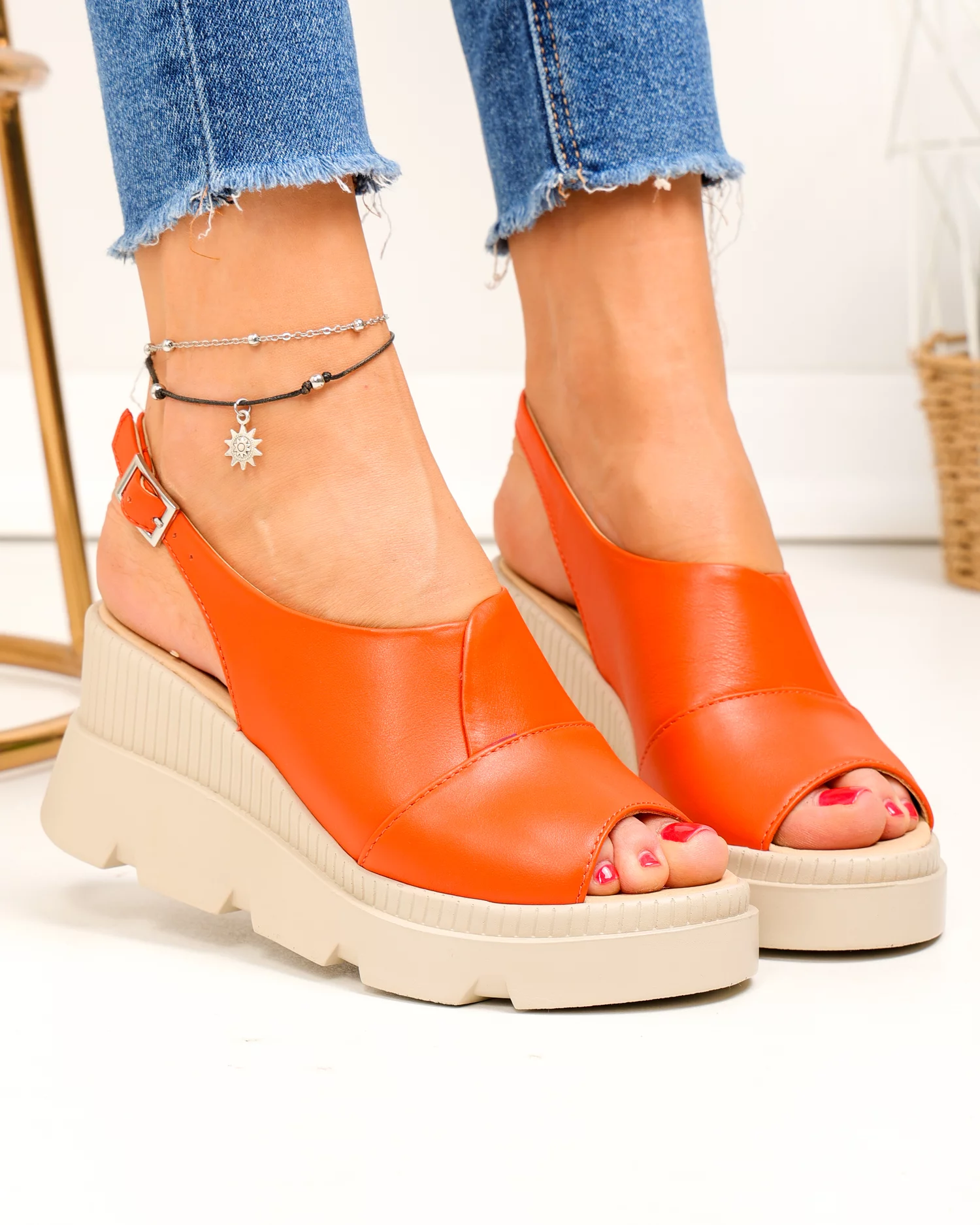 sandale-dama-piele-naturala-portocalii-cu-talpa-tip-platforma-si-inchidere-catarama-pv979-88456-2.webp