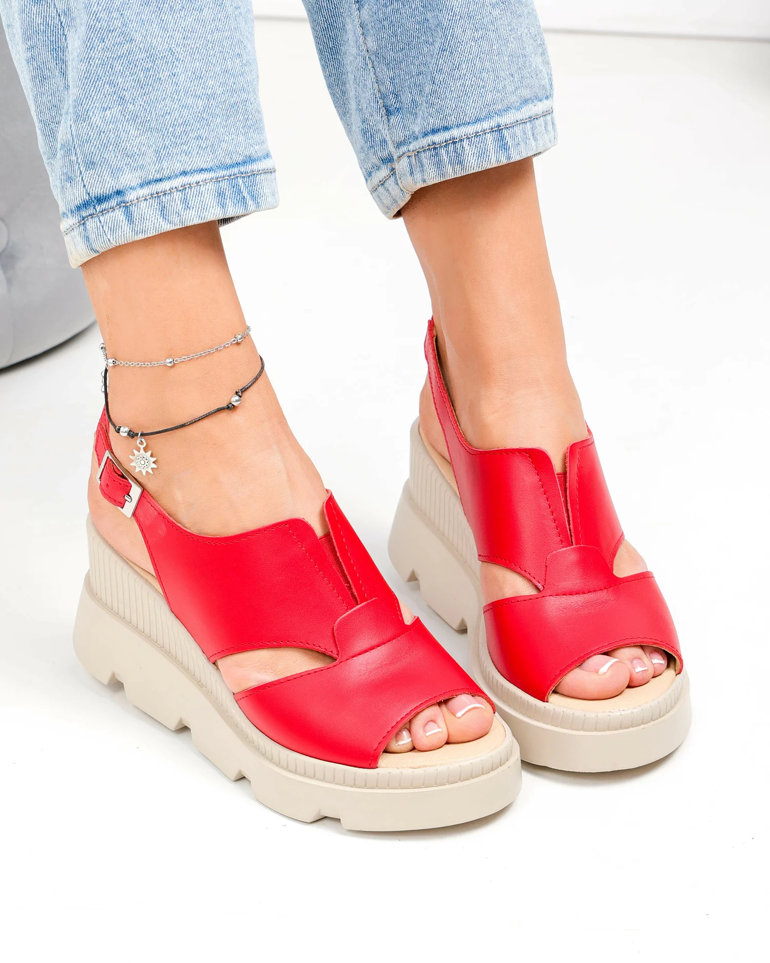 sandale-dama-piele-naturala-rosii-cu-inchidere-catarama-si-talpa-tip-platforma-pv975-94510-2.webp