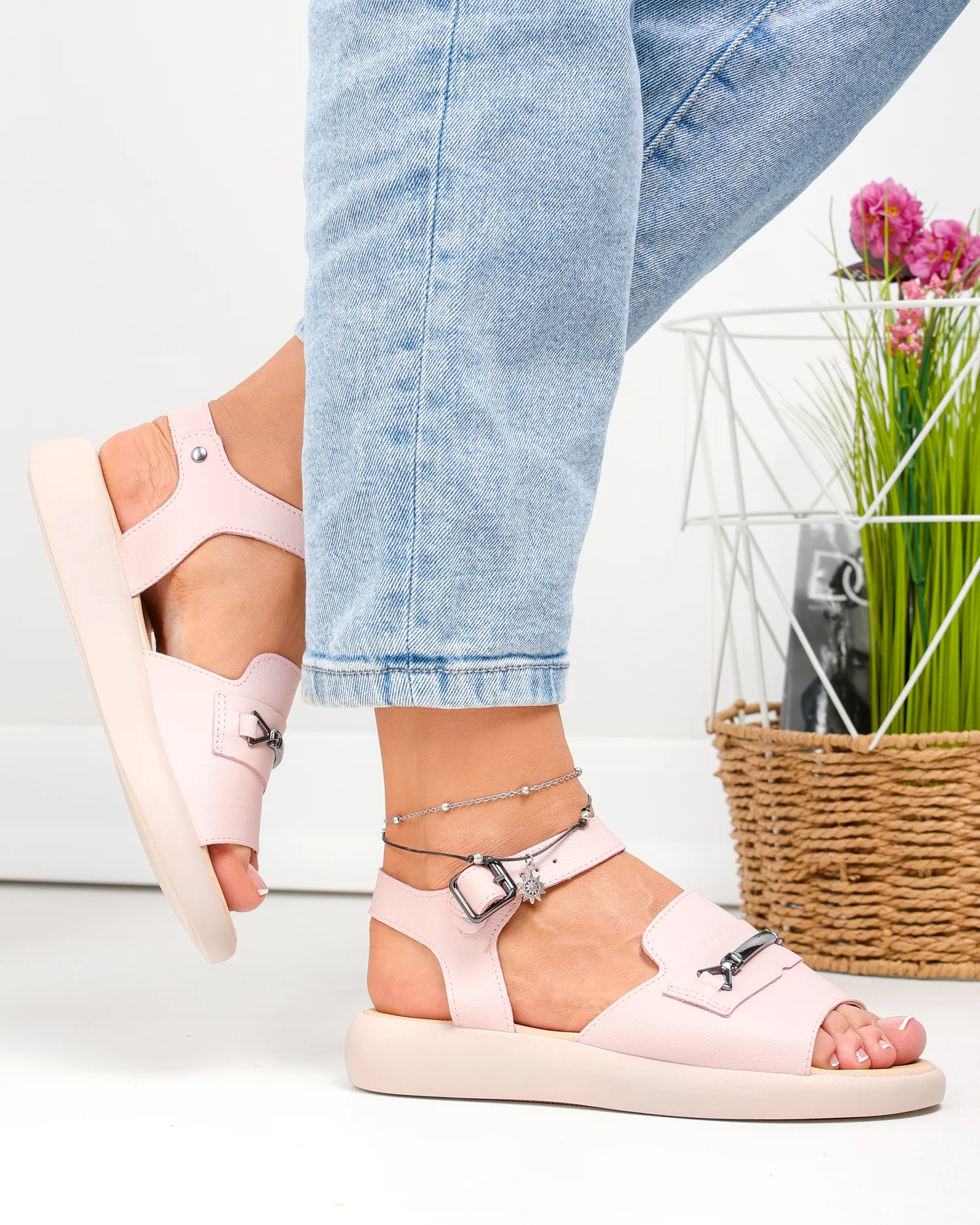 sandale-dama-piele-naturala-roz-cu-inchidere-catarama-si-accesoriu-metalic-pv980-92200-2.webp