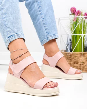 Sandale dama piele naturala roz cu inchidere scai si talpa bej T6024