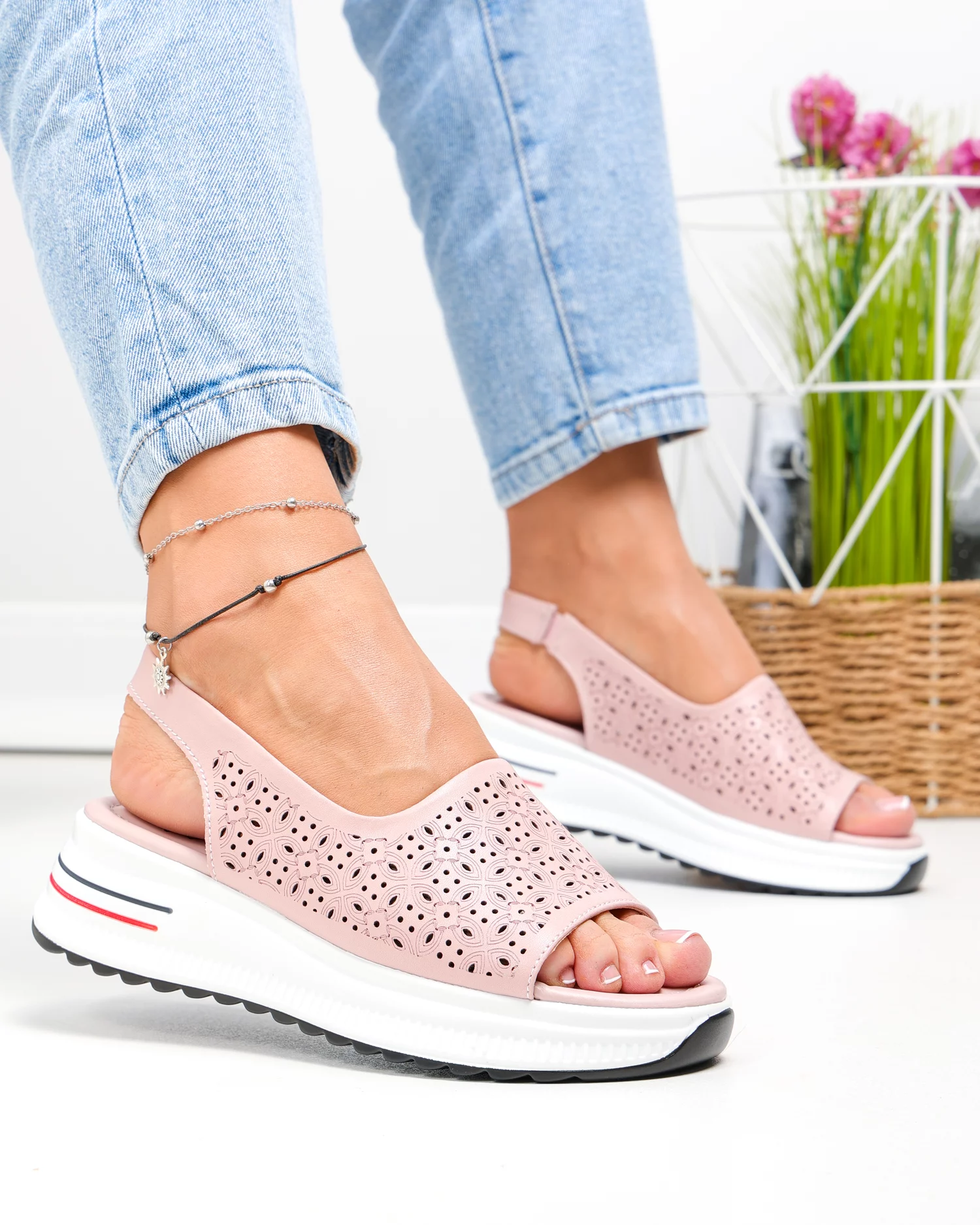 sandale-dama-piele-naturala-roz-cu-model-perforat-si-talpa-groasa-t6034-93229-2.webp