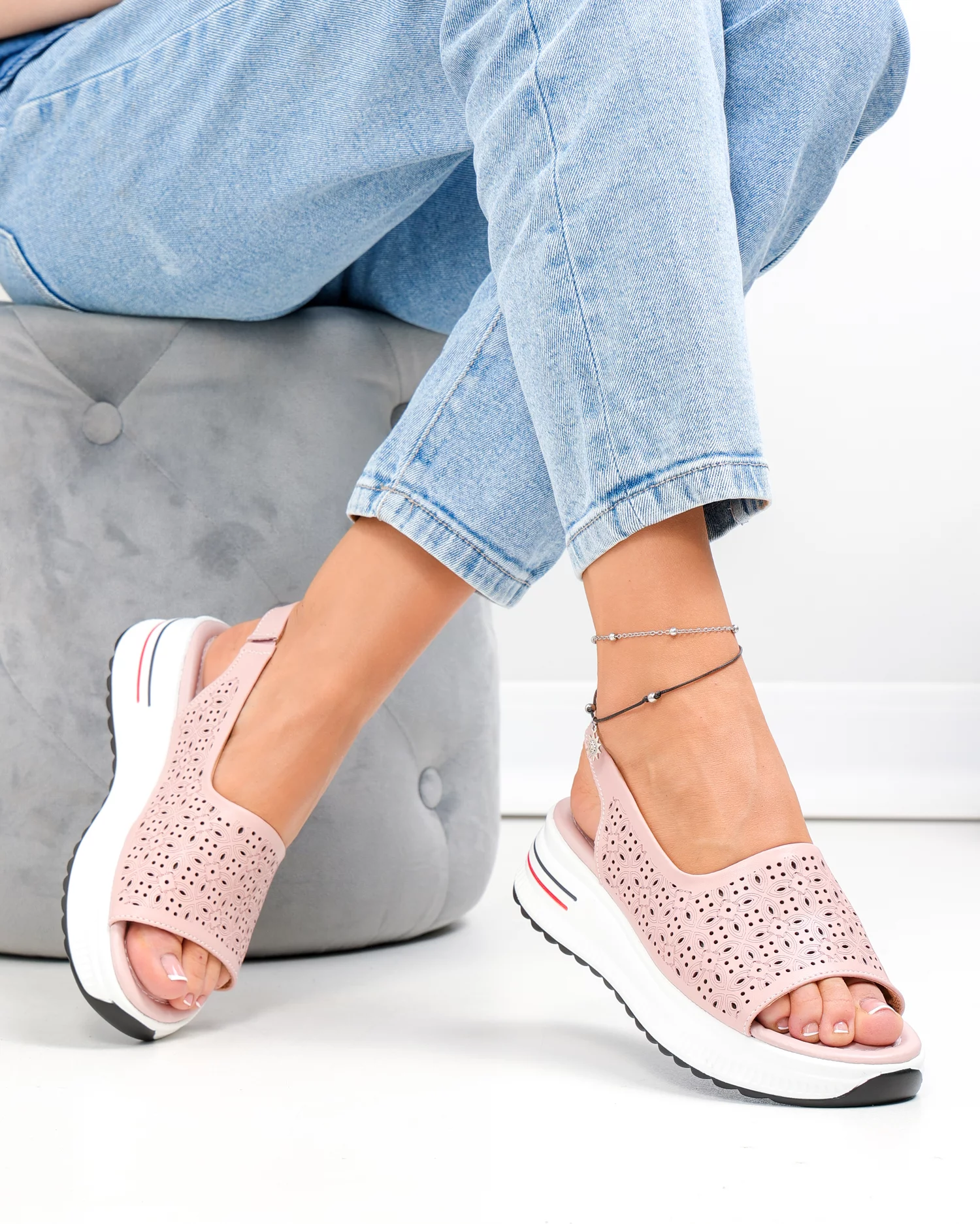 sandale-dama-piele-naturala-roz-cu-model-perforat-si-talpa-groasa-t6034-93241-2.webp