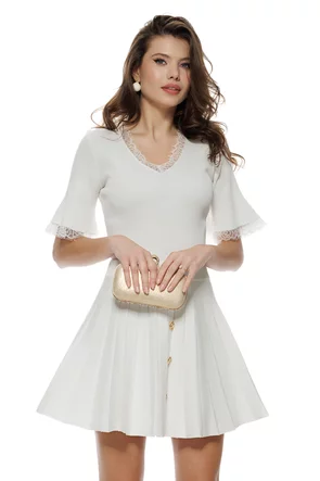 Bluza dama eleganta alba din vascoza premium cu contururi din dantela fina