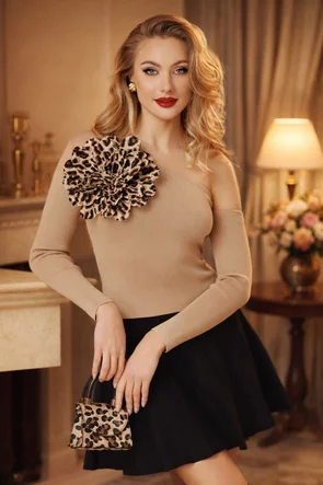 Bluza dama eleganta bej cu floare maxi animal print