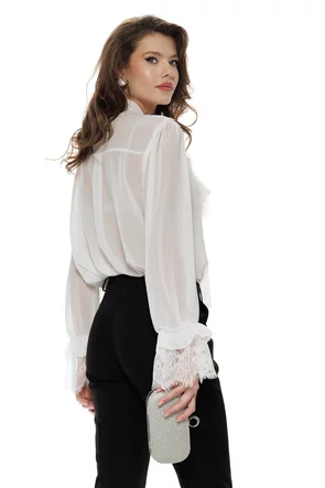 Bluza dama eleganta  cloud dancer premium cu jabou volane din dantela si brosa