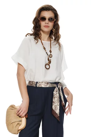 Bluza dama premium din vascoza racoroasa alba colier bohemian 