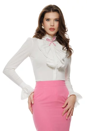 Camasa dama Fofy ecru premium  cu jabou conturat cu dantela si fundita roz