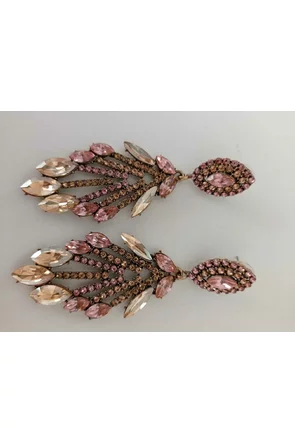 Cercei de ocazie aurii in forma de frunza stilizata cu cristale roz