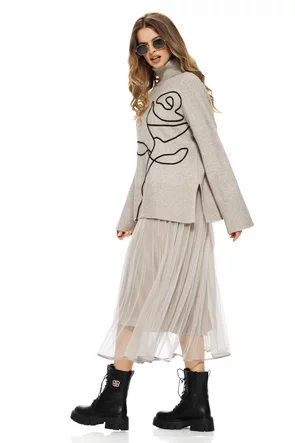 Compleu dama elegant bej cu angora pulover pe gat cu trandafir si rochie cu fusta de tull plisat bordurata