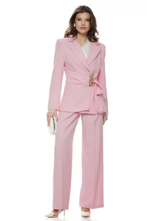 Compleu dama elegant roz cu fronseuri in talie accesoriu auriu pantalon wide cu pense