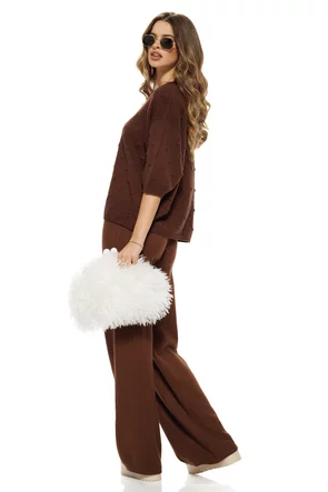 Compleu dama tricotat premium maro cu pantalon si pulover cu buline structurate
