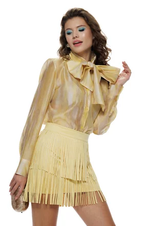Fusta mini galbena de piele intoarsa cu franjuri suprapuse