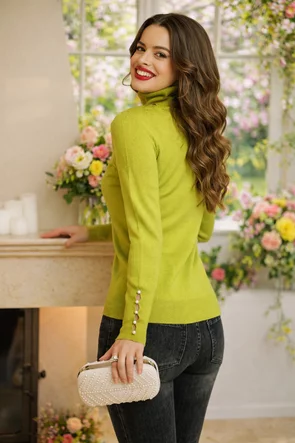 Helanca dama verde lime eleganta cu mansete late cu decupaje si aplicatii de perle