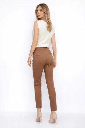 Pantaloni dama bej cu talie inalta si catarame mari aurii