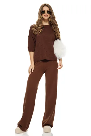 Compleu dama tricotat premium maro cu pantalon si pulover cu buline structurate