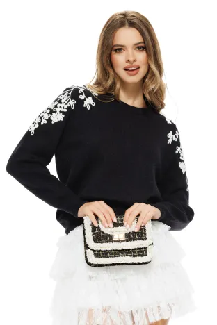Pulover dama elegant negru cu cu broderie alba aplicata pe umeri