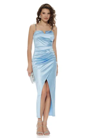 Rochie midi de ocazie din lycra baby blue satinata cu falduri su cupe buretate