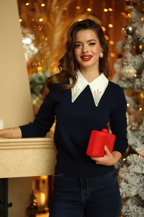 Pulover dama elegant bleumarin premium cu guler maxi alb si cristale