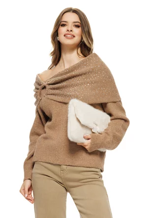 Pulover dama elegant mocca mousse cu guler sofisticat cu aplicatii de cristale si accesoriu metalic