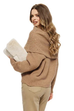 Pulover dama elegant mocca mousse cu guler sofisticat cu aplicatii de cristale si accesoriu metalic