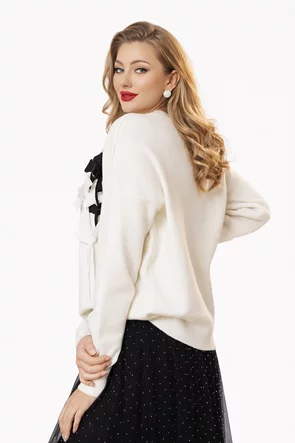 Pulover dama premium alb cu flori alb negru si cristale