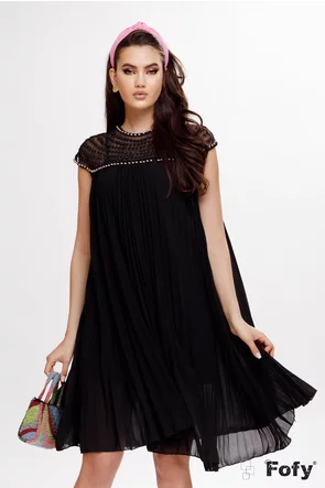 Rochie de ocazie neagra lejera plisata cu platca cu aplicatii de margele si perle