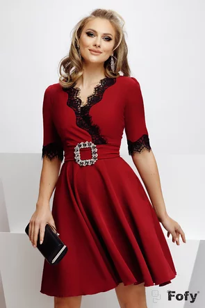 Rochie de seara Fofy eleganta cu decolteu petrecut, aplicatii de dantela si catarama cu cristale maxi