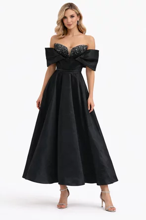 Rochie de spectaculoasa din organza neagra cu maneci cazute si corset cu cristale