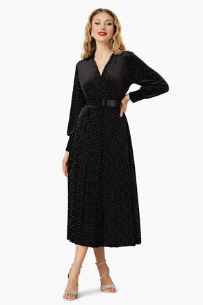 Rochie eleganta de ocazie din catifea neagra cu strasuri argintii fusta plisata si curea