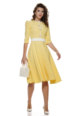 Rochie eleganta Fofy galbena clos cu insertii albe si aplicatii florale sidefate sofisticate