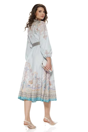 Rochie eleganta lunga baby blue cu imprimeu floral cu influente baroc si nasturi bijuterie
