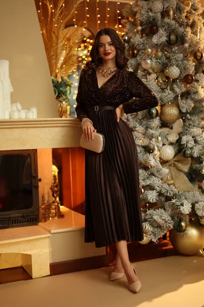 Rochie eleganta maro de ocazie cu bust de catifea cu paiete si fusta plisata din saten