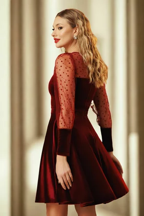 Rochie Fofy clos din catifea bordo cu maneci bufante din tull cu buline