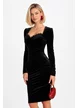 Rochie midi  din catifea neagra decoltata cu cupe buretate si maneca lunga picture - 1