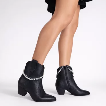 Ciocate dama Piele Naturala Negre bizonat accesorizate cu lant perle Sisa