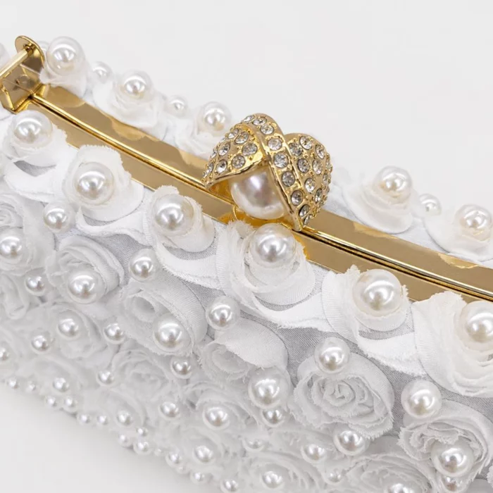 Geantă Damă Elegantă Amalfi Alb – Clutch cu Perle și Trandafiri Decorativi picture - 3