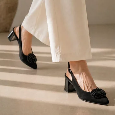 Pantofi dama eleganti Piele Naturala Negri cu aplicatie florala Eclipse